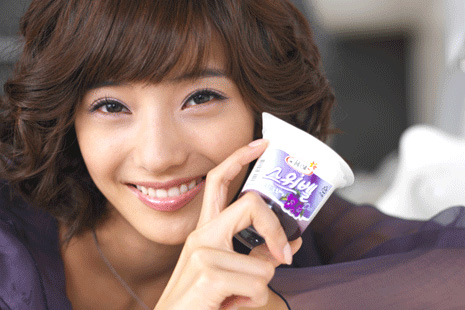 ���գ�СħŮ����Ӣ  6���������